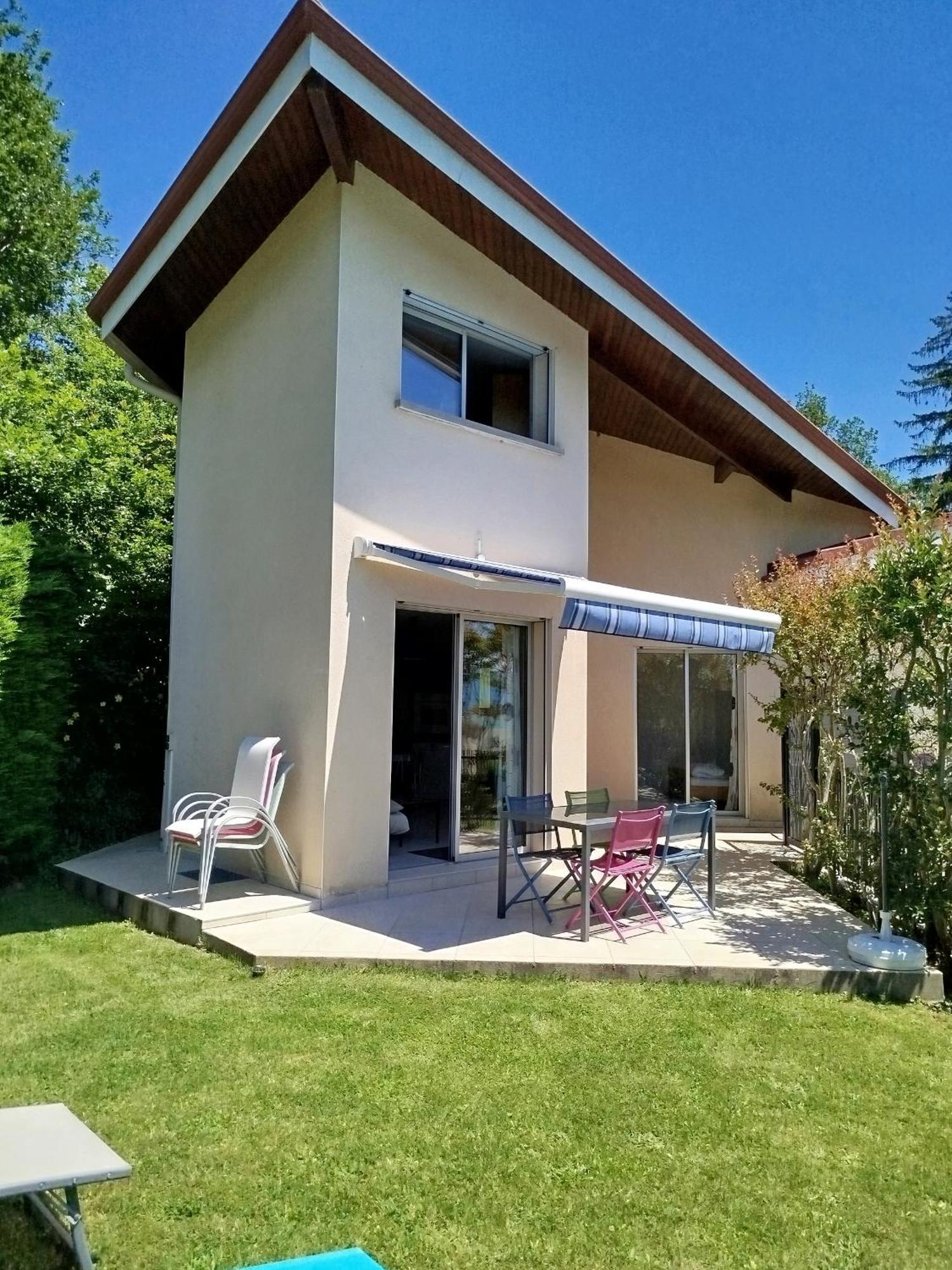 Les Genets Hébergement de vacances Saint-Antoine (Isere)